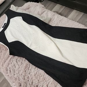 Ronni Nicole black and white classic dress zipper in back panel